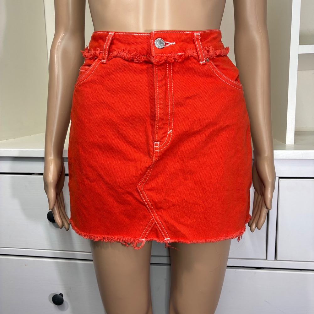 Topshop Moto Red Denim Mini Skirt Raw Hem Contrast Stitch Womens Size 4 USA - Picture 6 of 8